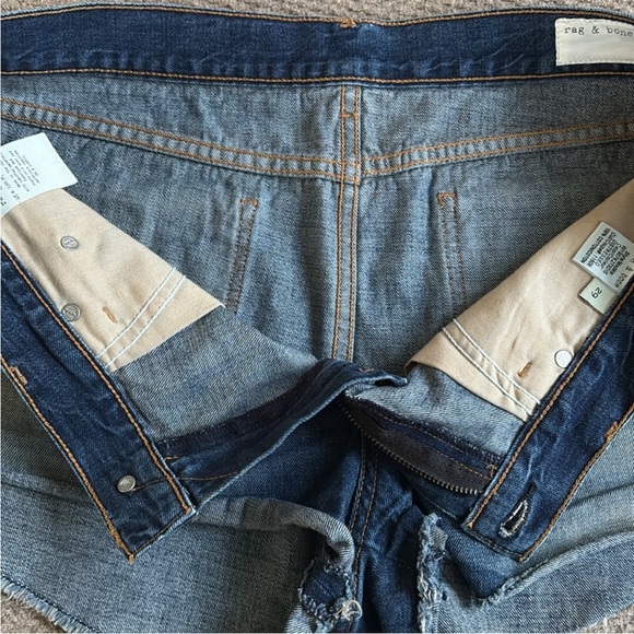 Like New Rag & Bone Distressed Denim
Shorts Size 29 - Picture 4 of 8